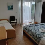Apartmán By The Sea - Murter - 17716 Tisno