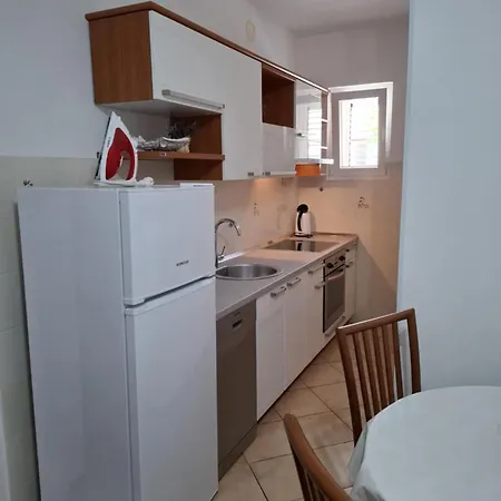 Apartment By The Sea - Murter - 17716 Tisno