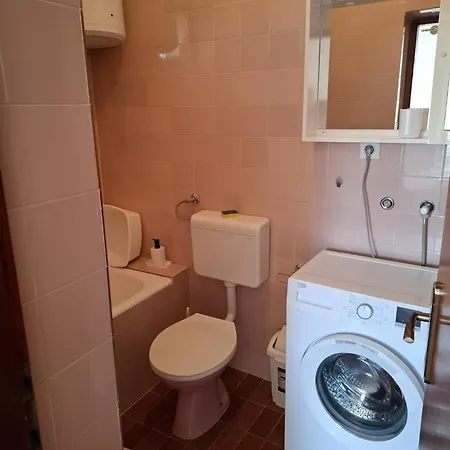 Apartment By The Sea - Murter - 17716 Tisno
