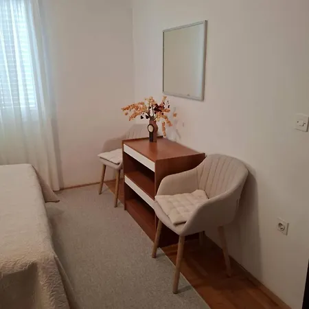 Apartment By The Sea - Murter - 17716 *