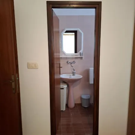 Apartment By The Sea - Murter - 17716 Tisno