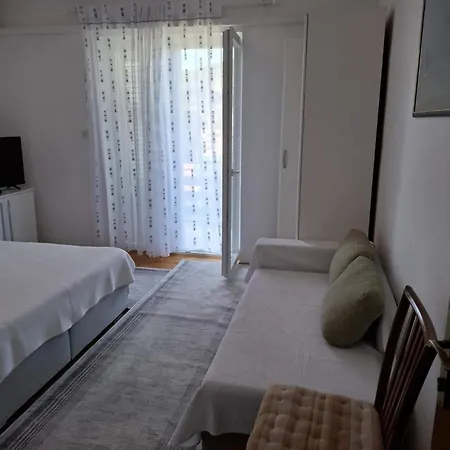 Apartment By The Sea - Murter - 17716 Tisno