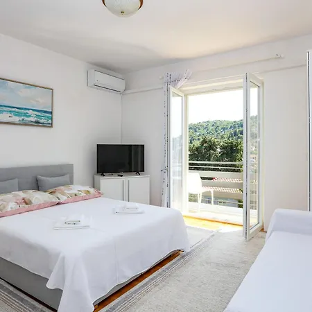 Appartement By The Sea Tisno, Murter - 17716 Tisno