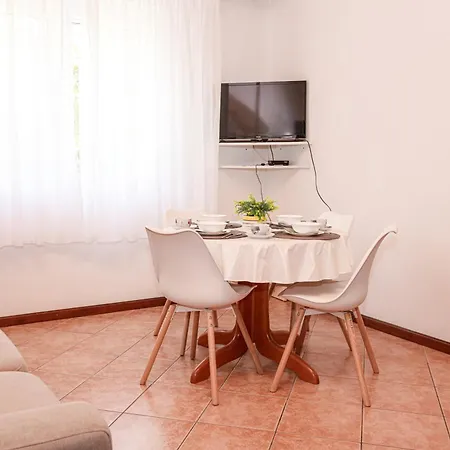 Appartement By The Sea Tisno, Murter - 17716 Tisno