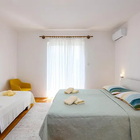 Appartement By The Sea Tisno, Murter - 17716